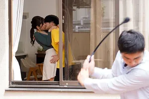 đang bị làm tình sướng âm đạo thì chồng gọi