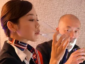 Loạt phim cầu xin cực khoái - Em bé người Séc Linda Sweet xuất tinh bằng dương vật giả yêu thích của mình