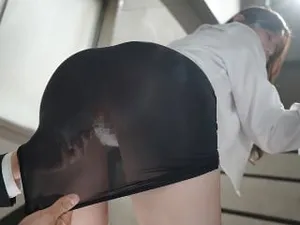 Hẹn hò nhưng không yêu cùng 2 em đồng nghiệp